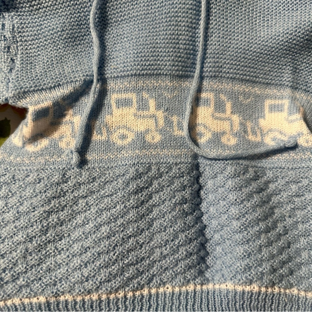Winnie The Pooh 0-6 months Vintage knit sweater with hood, zips in the back - Picture 4 of 4